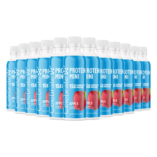 Mai multe sticle de Protein Minis Celebrate cu aromă de măr pe fundal alb