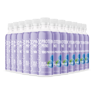 Mai multe recipiente de aromă Blue Raspberry de Protein Mini pe un fundal alb
